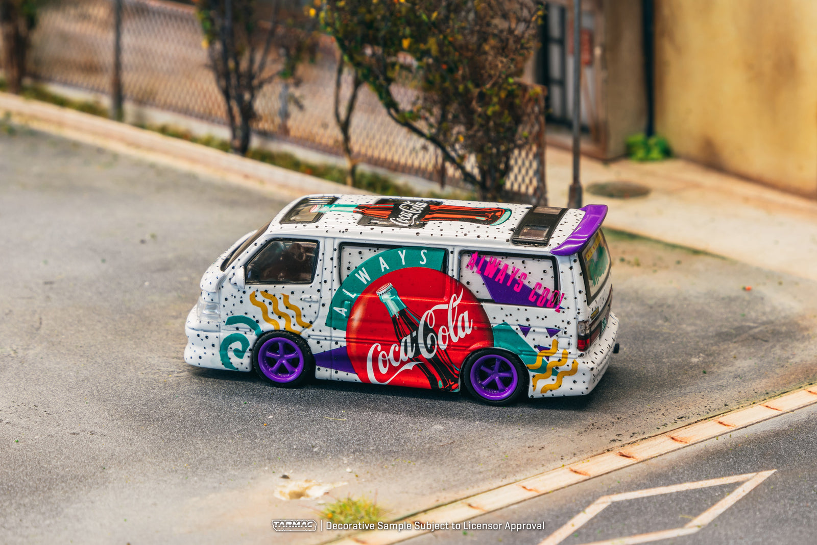Tarmac Works 1/64 Toyota Hiace Wagon Custom Coca-Cola Delivery Van