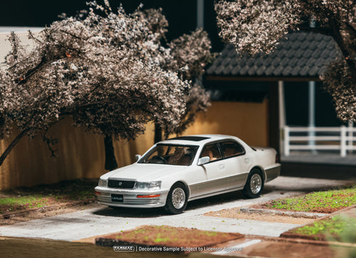 Load image into Gallery viewer, (Pre-order) Tarmac Works 1/64 Lexus LS400 (UCF10) Pearl White Diecast Model Car
