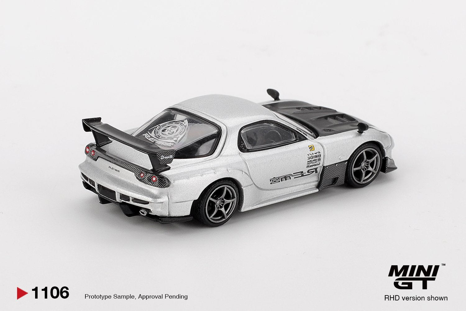MINI GT #1106 Mazda RX-7 RE-Amemiya Silver Metallic LHD Model Car