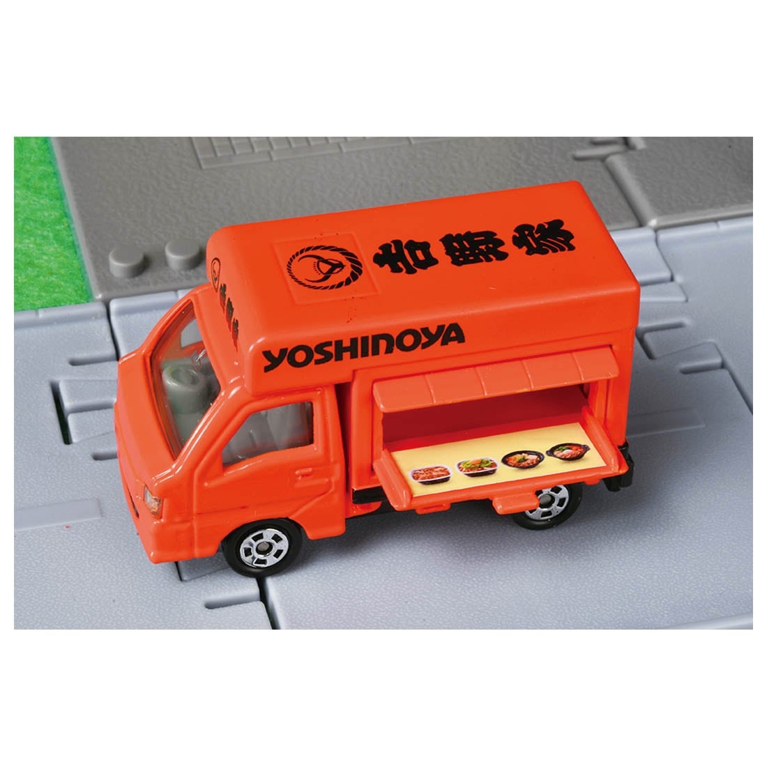 Takara Tomy Tomica World Tomica Town Yoshinoya  (w/ Tomica Car x 1)