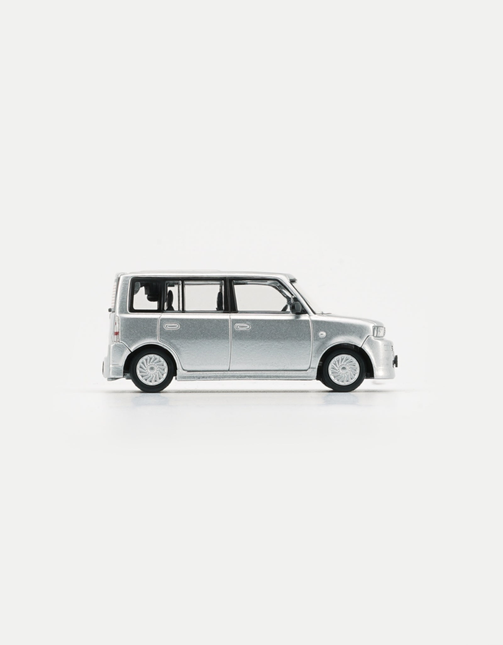 BMC 1/64 Toyota 2000 bB Silver (RHD) Diecast Model Car
