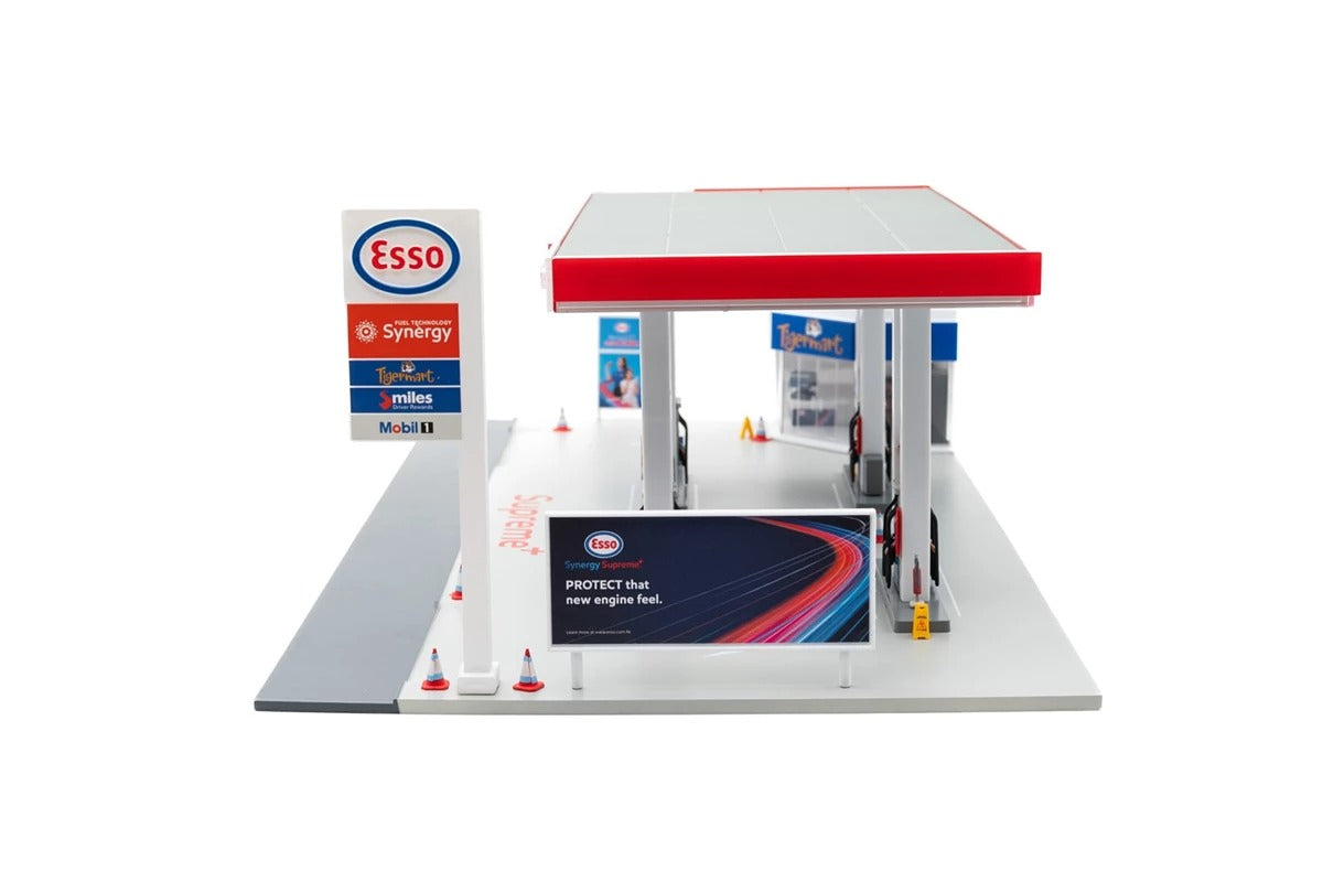 Tiny City Hong Kong Bd30 1/64 ESSO Gas Station Petrol Model Diorama
