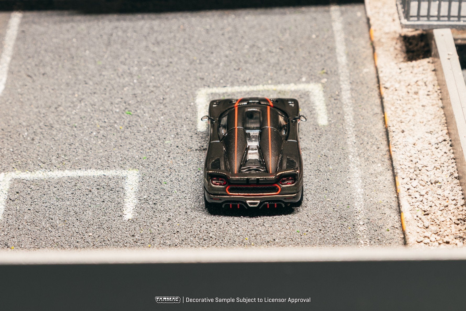 Tarmac Works Koenigsegg Agera RS  Black Carbon Fiber / Red Accents