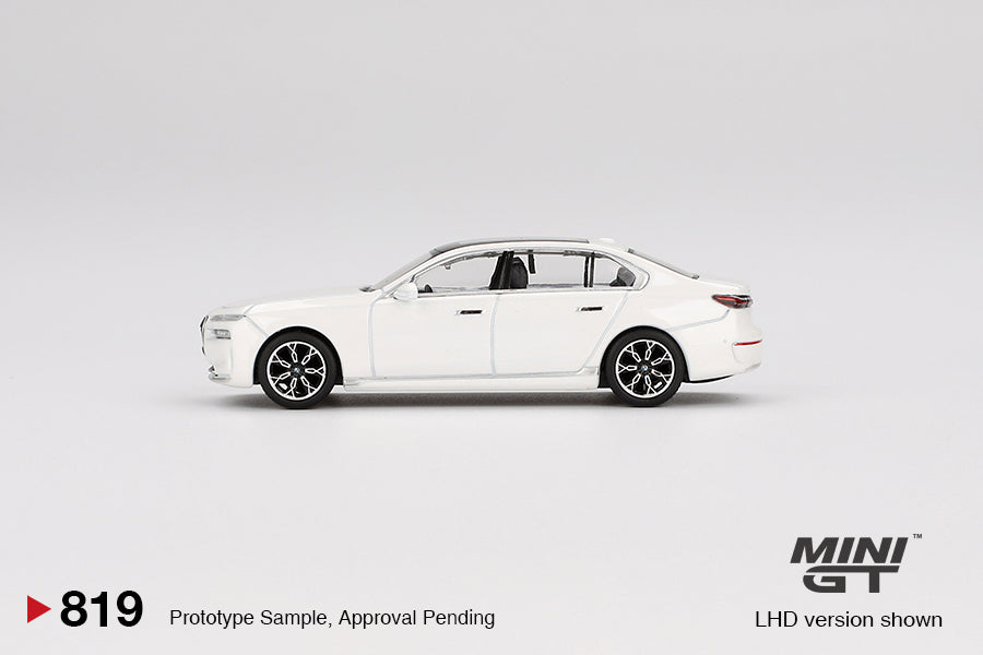 Mini GT #819 BMW i7 xDrive60 Mineral White RHD Diecast Model Car