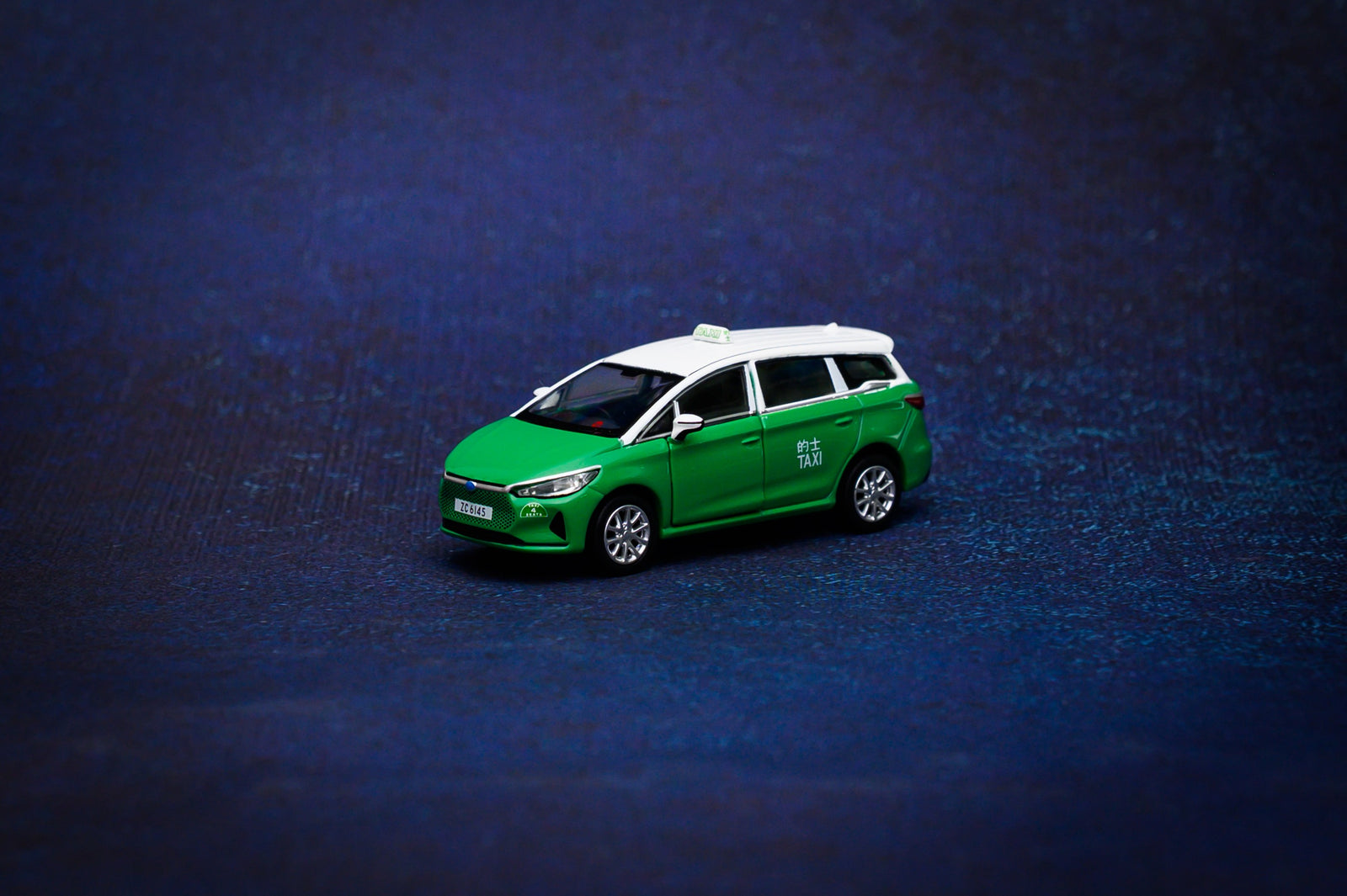 Tiny City PTV22 Die-cast Model Car - e6 Electric Taxi (New Territories) (ZC8145)