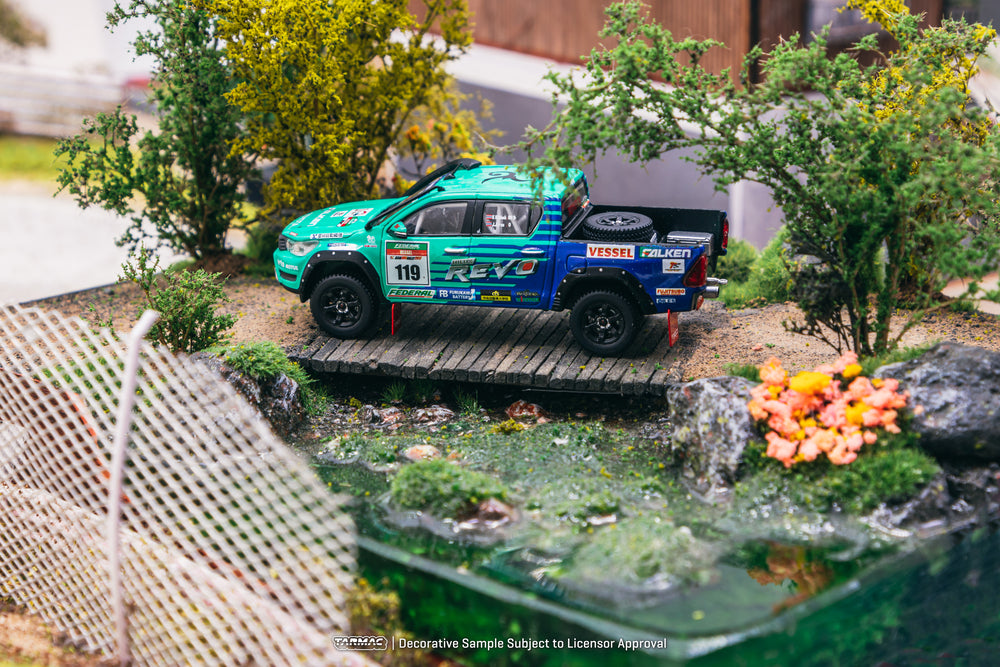 Tarmac Works 1/64 Toyota Hilux AXCR 2017 Diecast Model Car