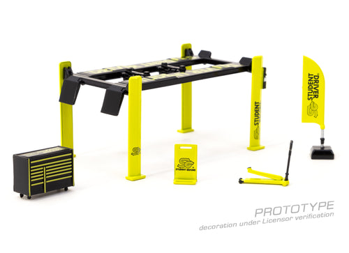 Load image into Gallery viewer, Tarmac Works 1/64 Garage tools set Student Driver Diorama Parts
