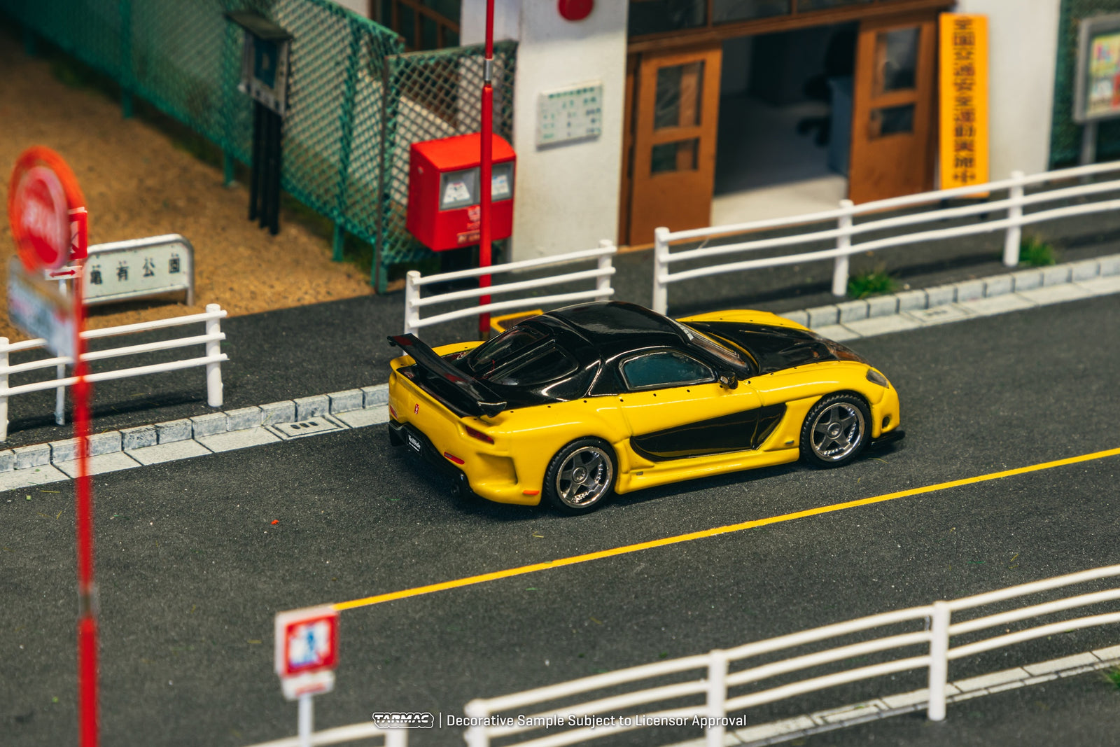 Tarmac Works 1/64 Mazda RX-7 VeilSide Fortune7 Yellow / Black Model