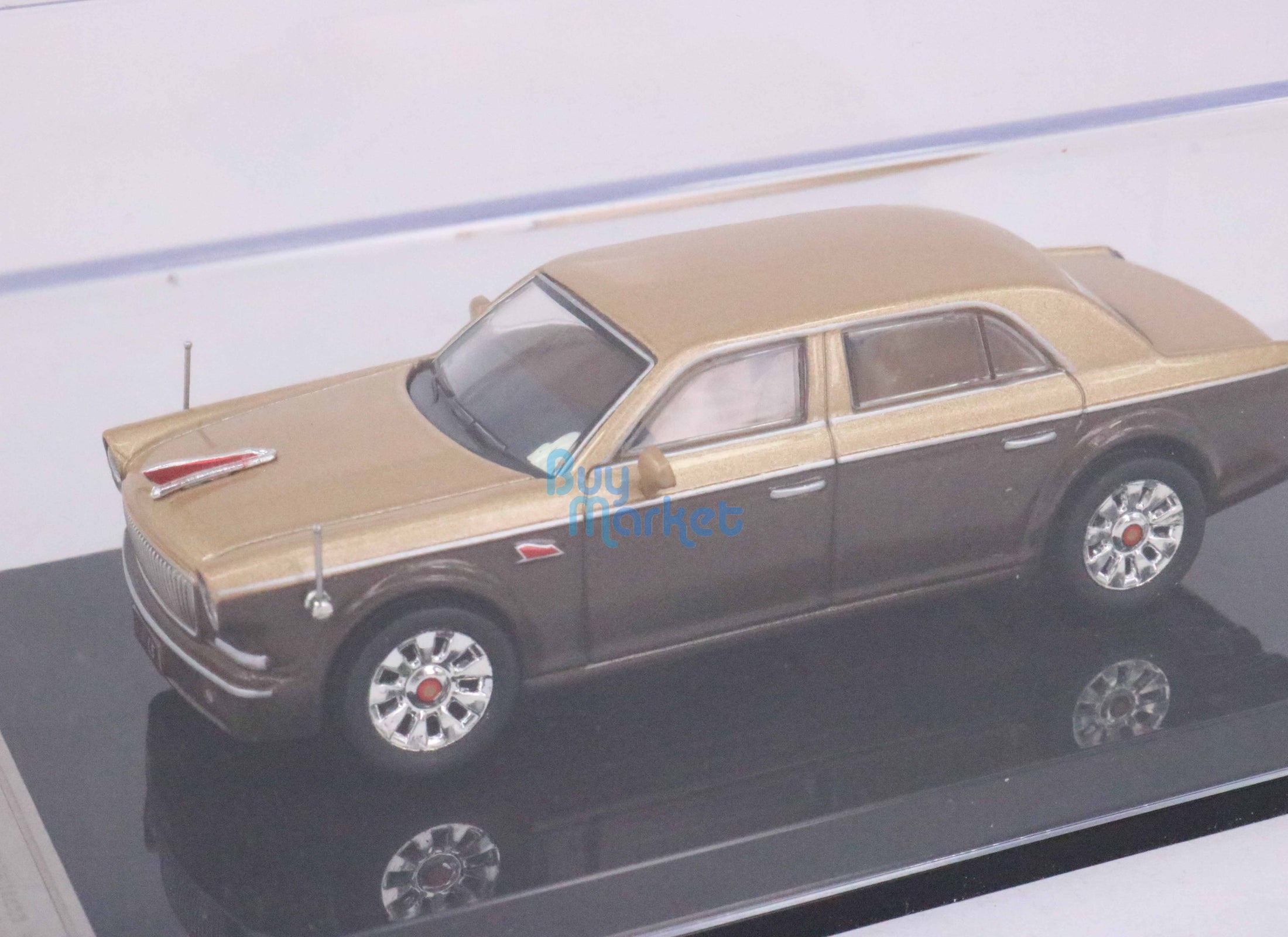 Xcartoys 1/64 Die-cast Model Car -  China ongqi L Series (L5, Beige & Black)
