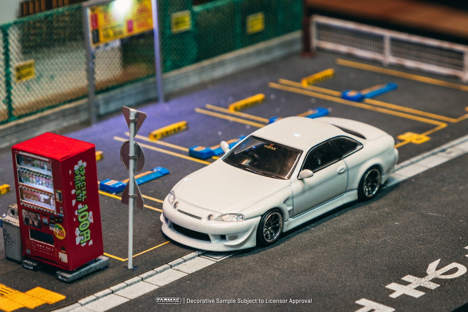 Tarmac Works 1:64 VERTEX Toyota Soarer JZZ30 White Model Car