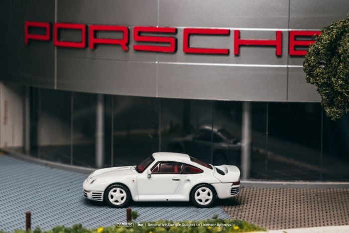 (Pre-order) Tarmac Works 1/64 Porsche 959 White Model Car + Trading Cards Set