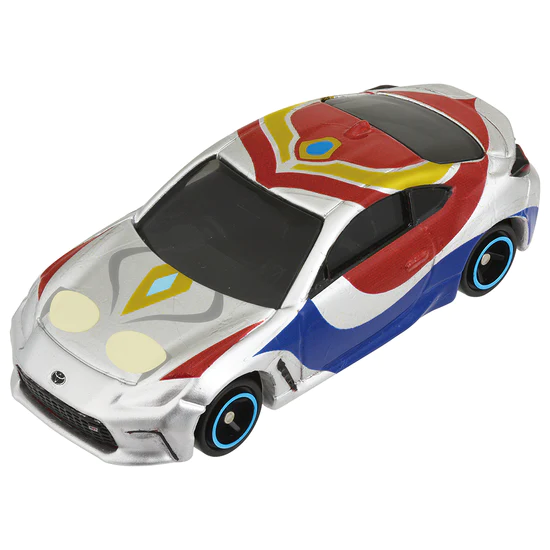 Takara Tomy Dream Tomica Diecast Model Car - UTR-06 Ultraman Dyna Flash Type