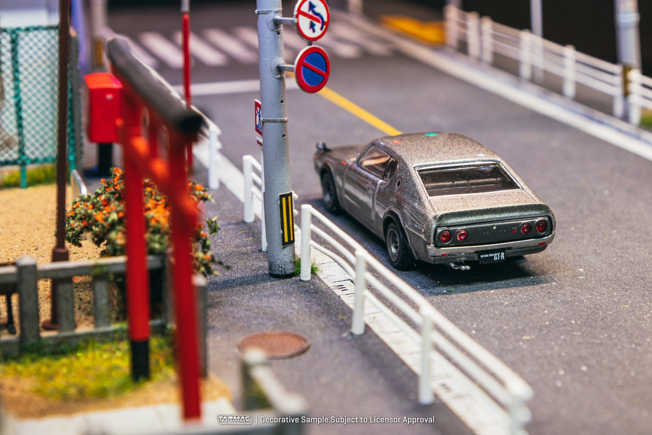(Pre-order) Tarmac Works 1/64 Nissan Skyline 2000GT-R (KPGC110) Silver