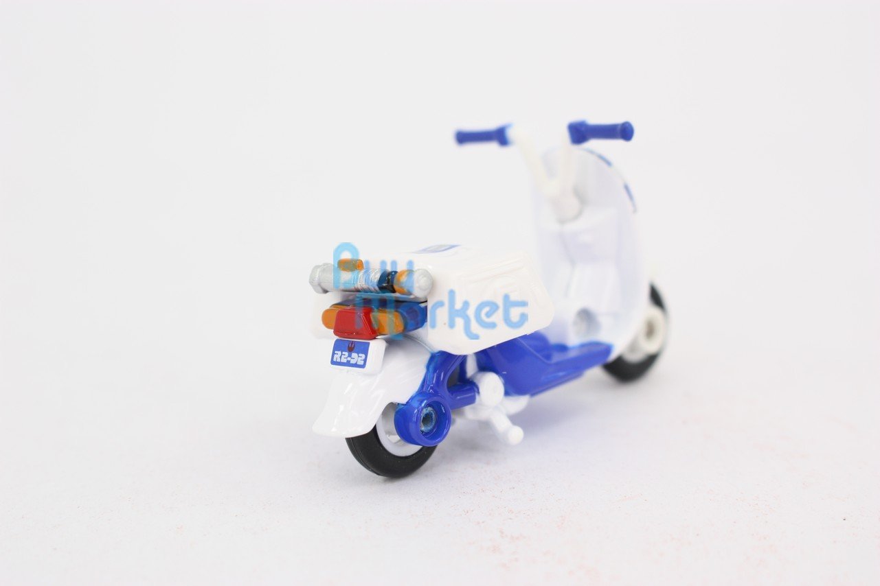 Takara Tomy Tomica Star Cars SC-05 Star Wars R2-D2 Scooter Motorcycle Diecast