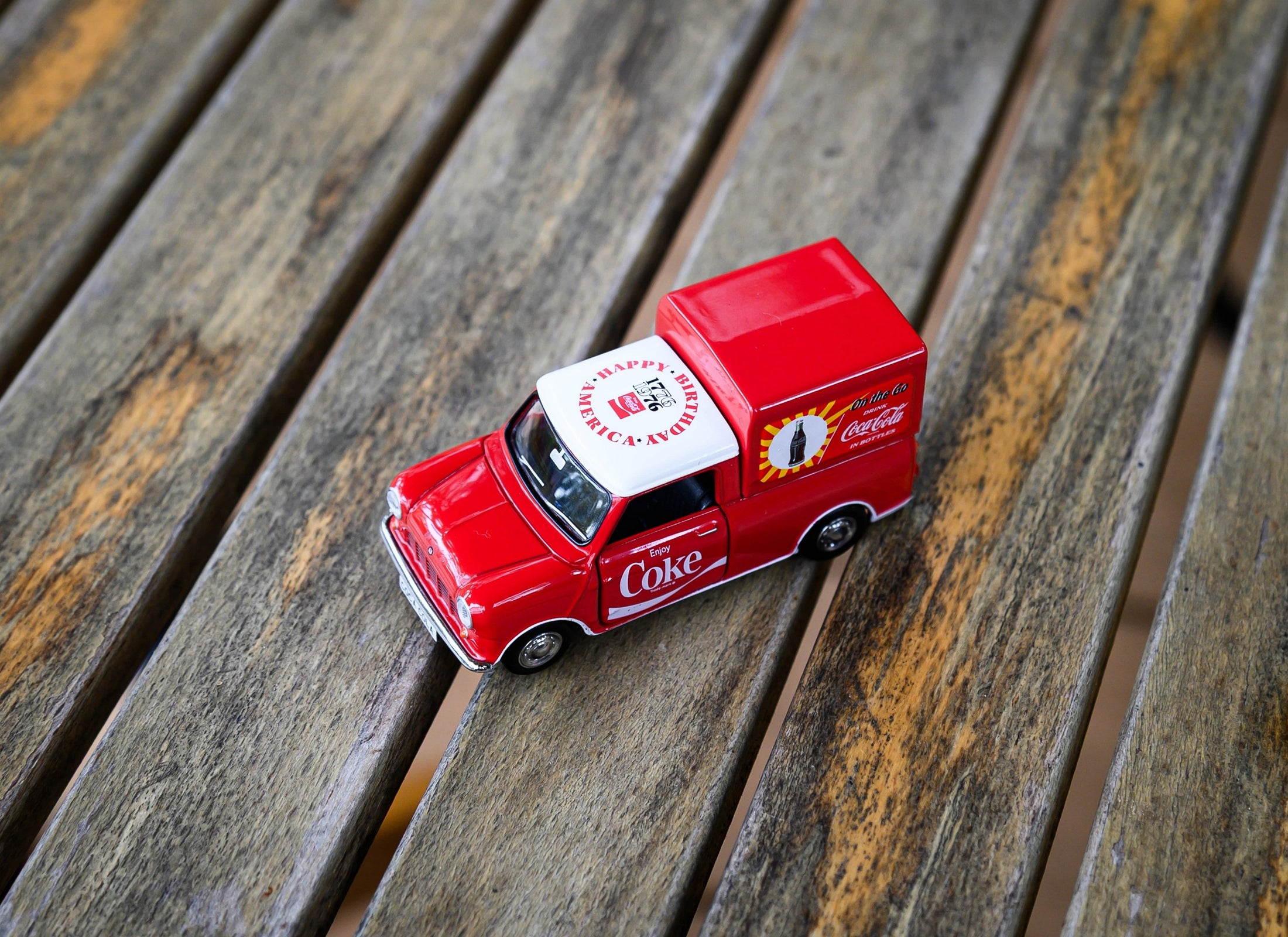 Tiny City Die-cast Model Car - 1/50 Morris Mini Pickup Coca-Cola