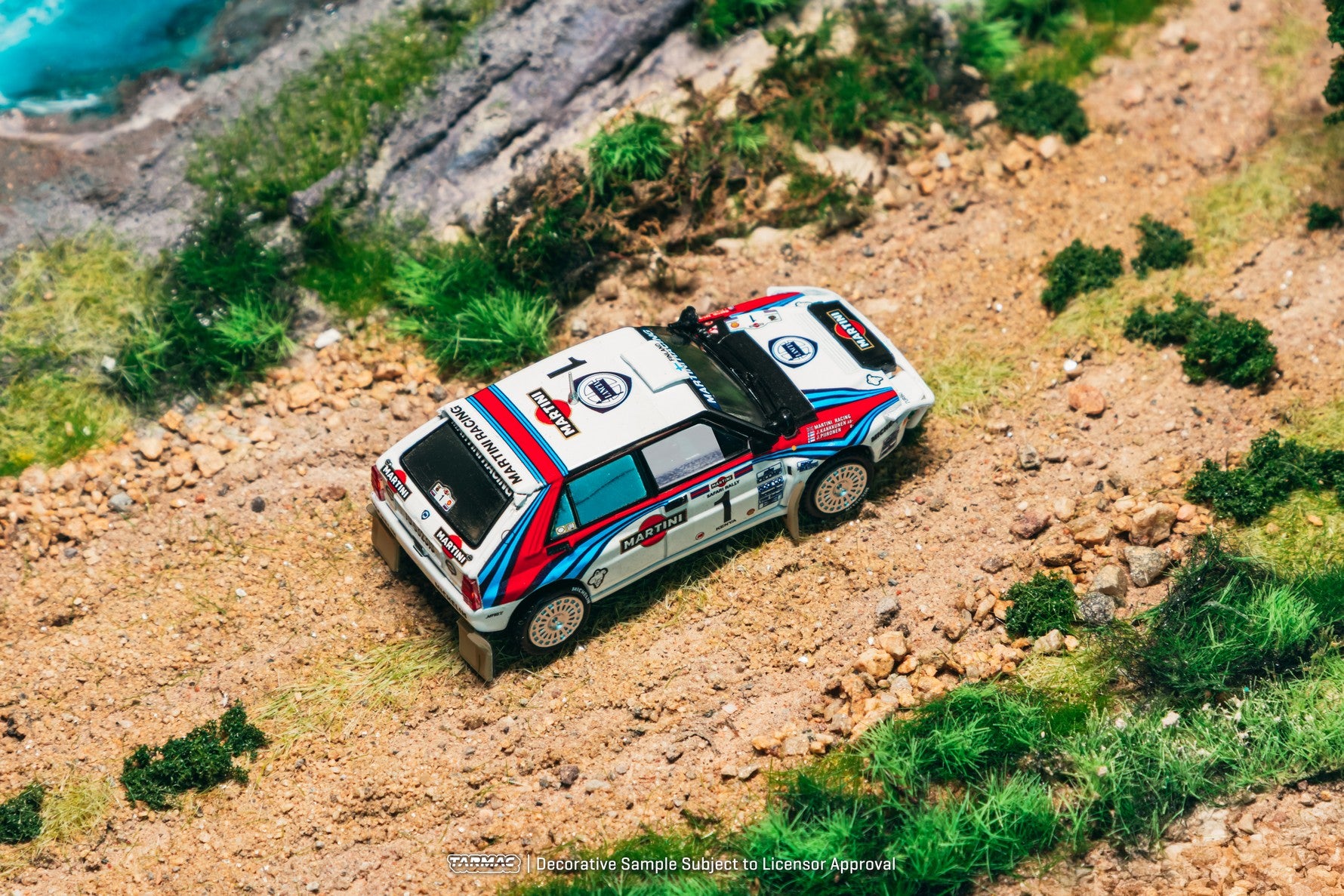 (Pre-order) Tarmac Works 1/64 Lancia Delta HF Integrale Safari Rally 1992 Car