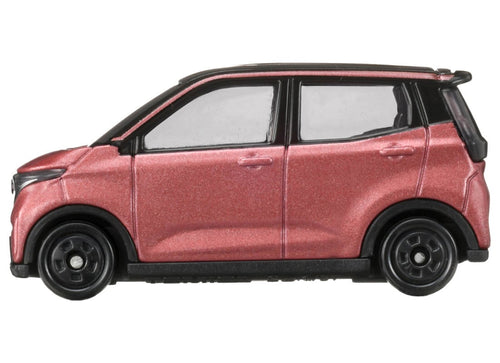 Load image into Gallery viewer, Takara Tomy Tomica Die-cast Car - 1/57 No.008 Nissan Sakura
