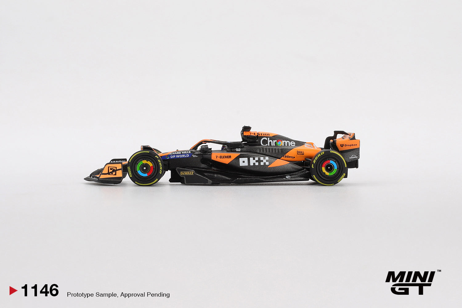 (Pre-order) MINI GT #1146 McLaren MCL38 #81 Oscar Piastri 2024 F1 2024 Hungarian