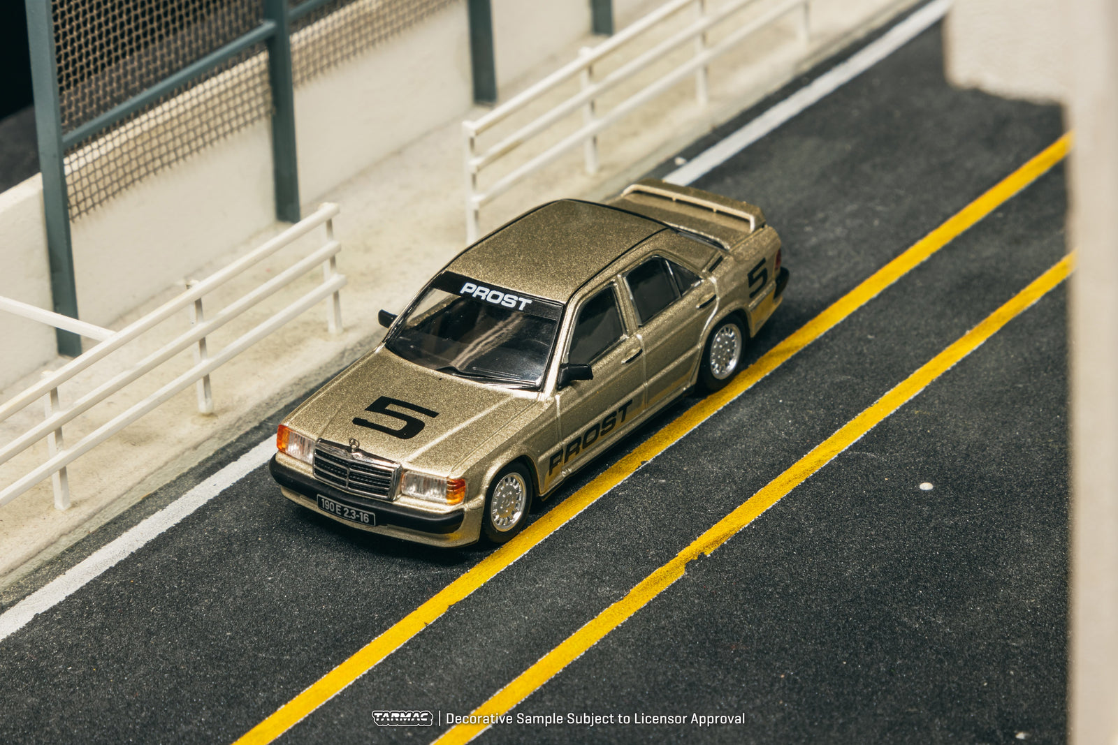 Tarmac Works 1/64 Mercedes-Benz 190 E 2.3-16 Race of Champion 1984