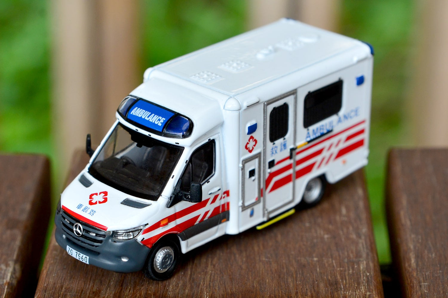 Tiny City L47 Die-cast Model Car - 1/76 MERCEDES-BENZ Sprinter FL White