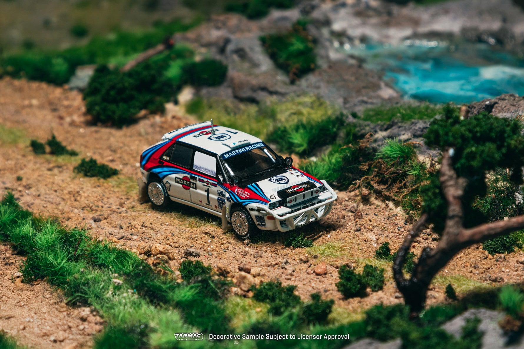 (Pre-order) Tarmac Works 1/64 Lancia Delta HF Integrale Safari Rally 1992 Car
