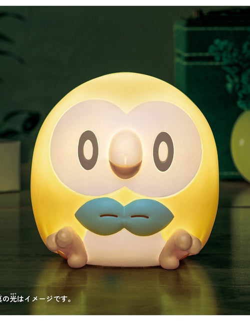 Load image into Gallery viewer, Takara Tomy Pokemon PokePiece Pokepeace Puni Kyun Light Rowlet
