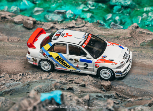 Load image into Gallery viewer, Tarmac Works 1/64 Mitsubishi Lancer Evolution III HK-BJ Rally 1995
