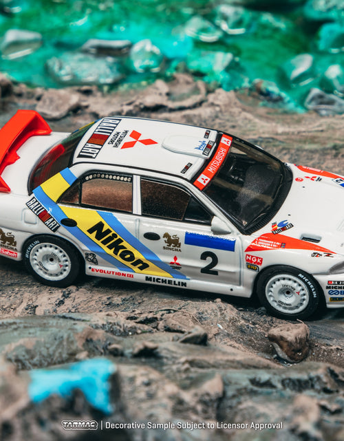 Load image into Gallery viewer, Tarmac Works 1/64 Mitsubishi Lancer Evolution III HK-BJ Rally 1995
