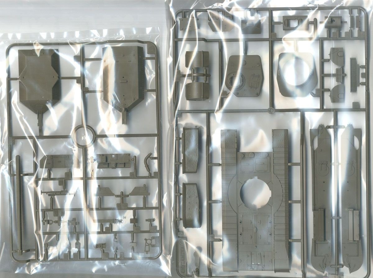 Tamiya 1/48 British Tank Churchill MkVII Crocodile Assembly Model #32594