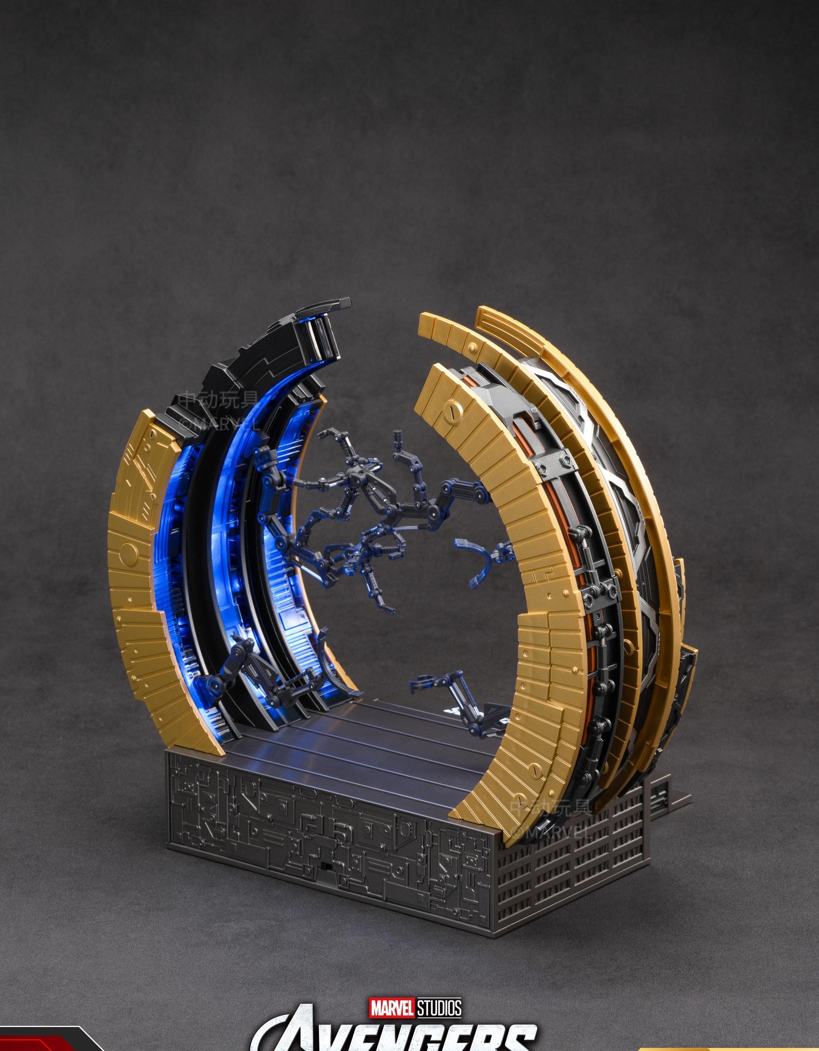 ZD Toys Marvel Avengers 1/10 MK6 With Suit-up Gantry Action Figure Set