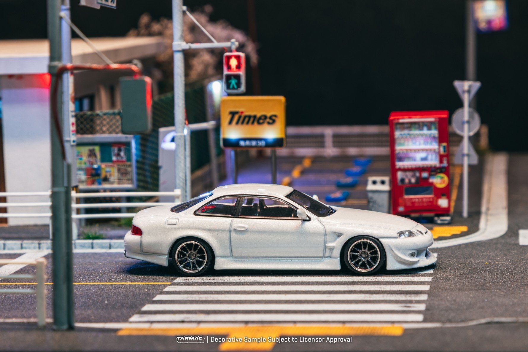 Tarmac Works 1:64 VERTEX Toyota Soarer JZZ30 White Model Car