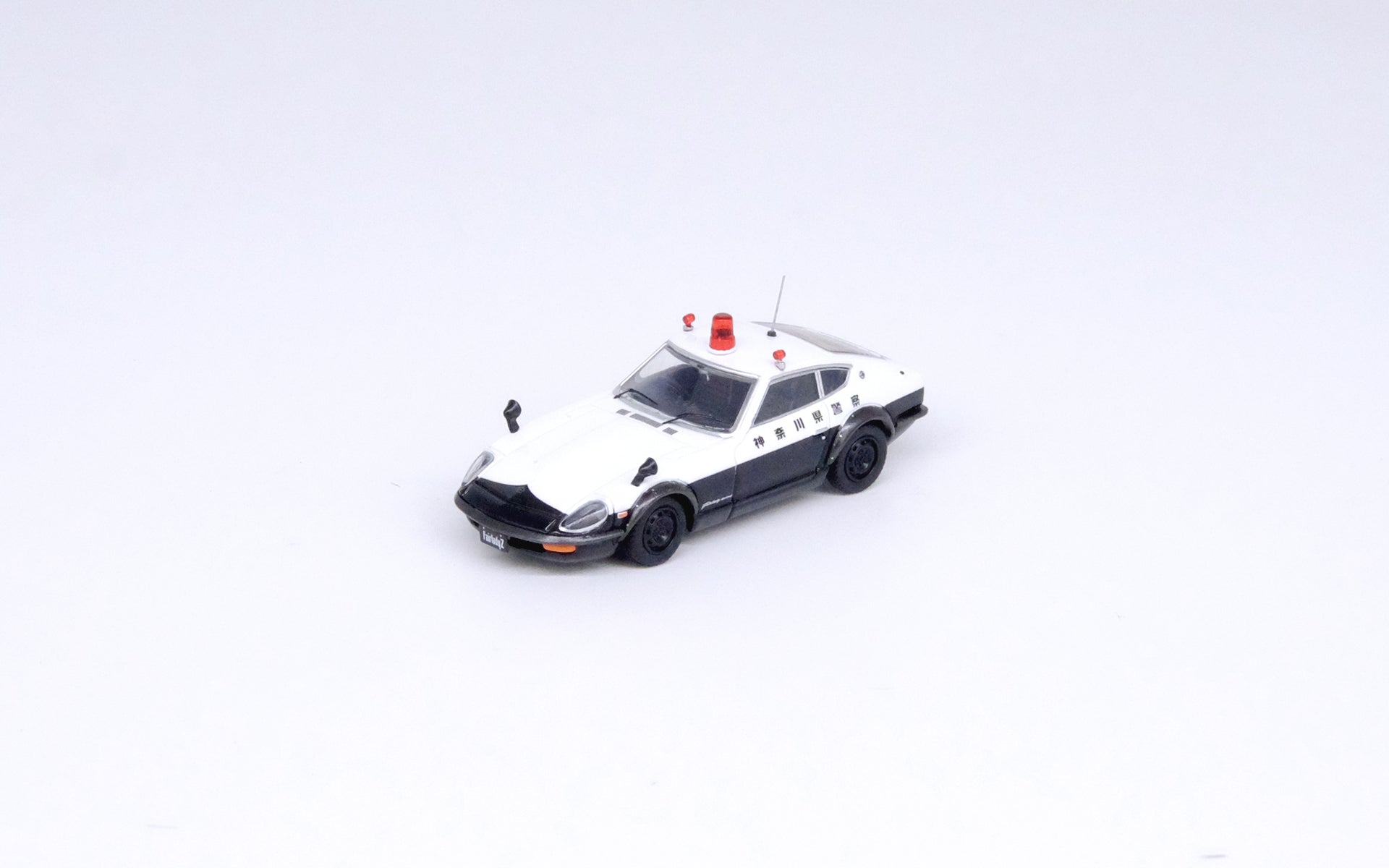 INNO64 1/64 die-cast Nissan fairlady 240zg (hs30) japanese police car