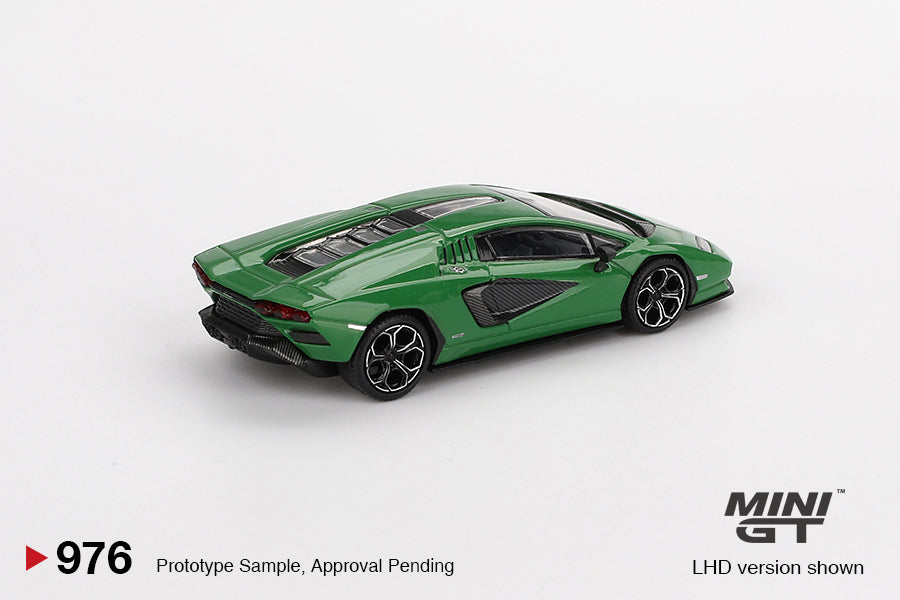 Mini GT #976 Lamborghini Countach LPI 800-4 Verde Medio Model Car
