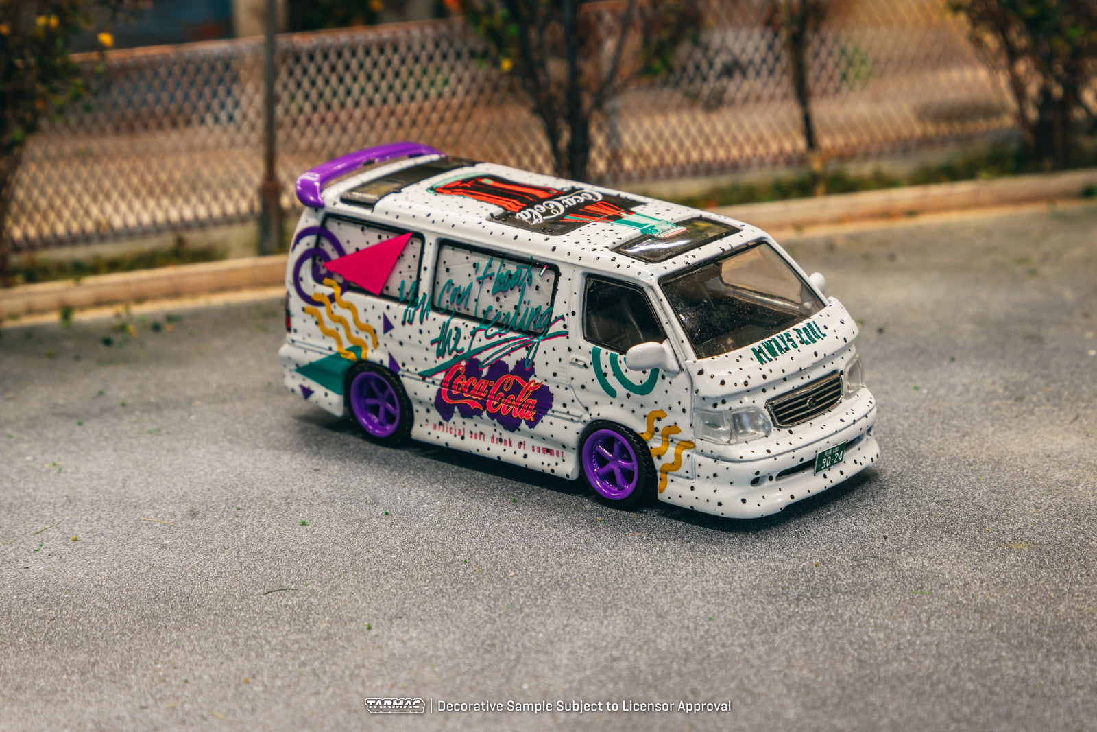 Tarmac Works 1/64 Toyota Hiace Wagon Custom Coca-Cola Delivery Van