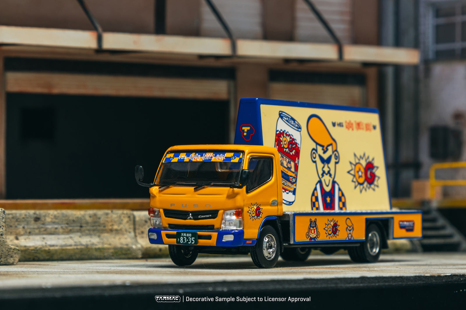 Tarmac Works 1/64 Mitsubishi Fuso Canter OG Model Car
