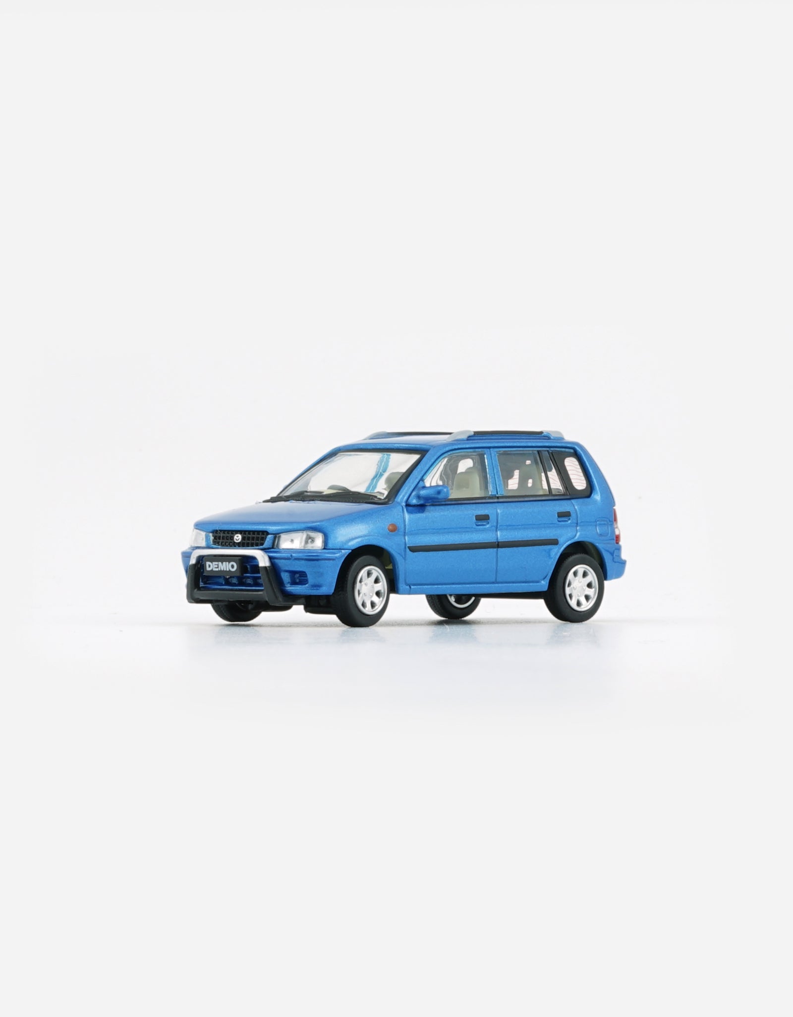 BMC 1/64 Mazda 1994 Demio (Metro) - Blue (RHD) Model with figures