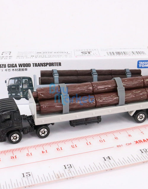 Load image into Gallery viewer, Takara Tomy TOMICA No.125 Long Isuzu Giga Wood Transporter Diecast Toy Car
