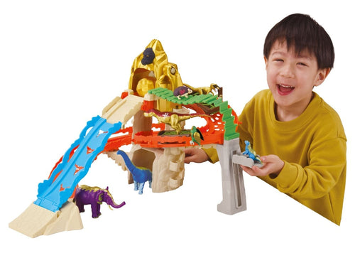 Load image into Gallery viewer, Takara Tomy Adventure Continent Ania Kingdom King Gold Mountain
