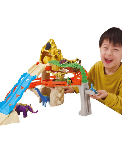 Load image into Gallery viewer, Takara Tomy Adventure Continent Ania Kingdom King Gold Mountain
