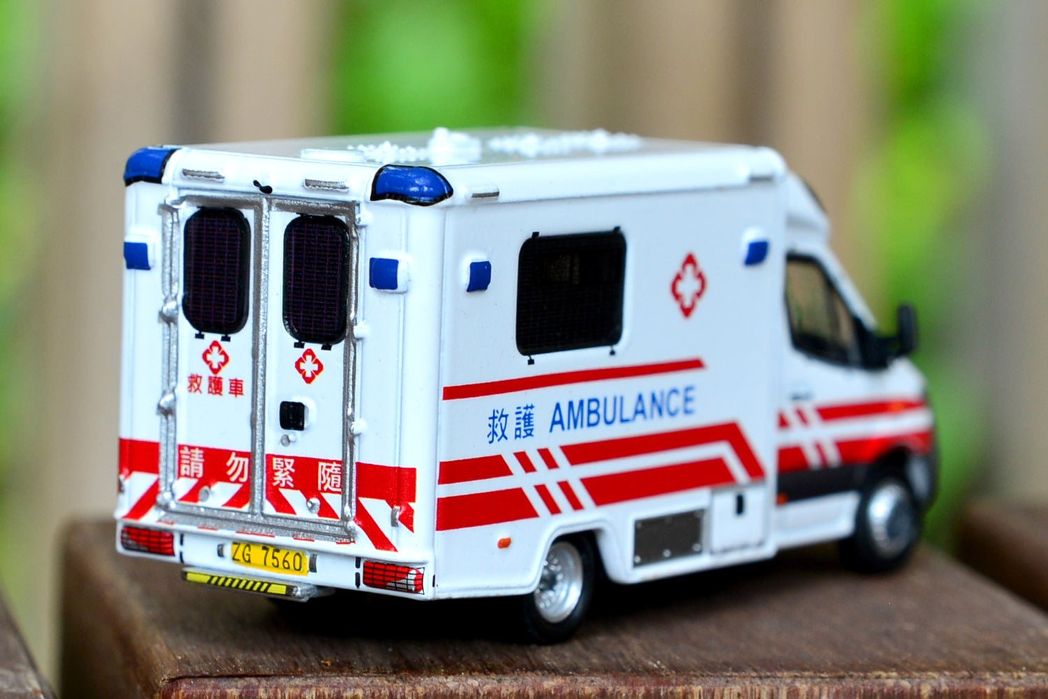 Tiny City L47 Die-cast Model Car - 1/76 MERCEDES-BENZ Sprinter FL White