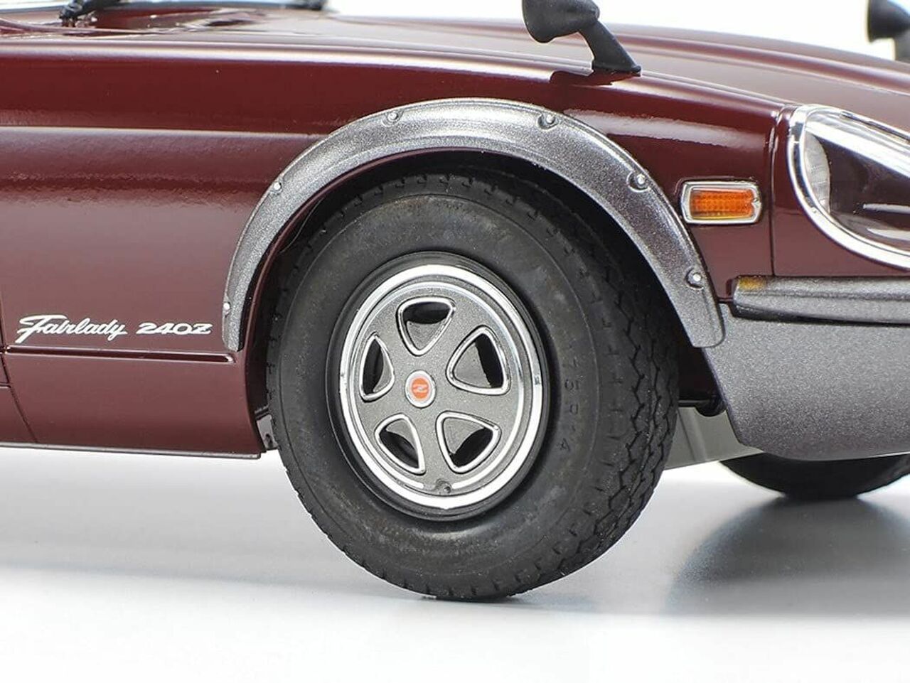 Tamiya #24360 1/24 Sport Car Series - NISSAN Fairlady 240ZG Model Kit