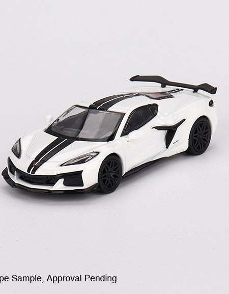 Mini GT #677 Chevrolet Corvette Z06 2023  Arctic White LHD Model Car