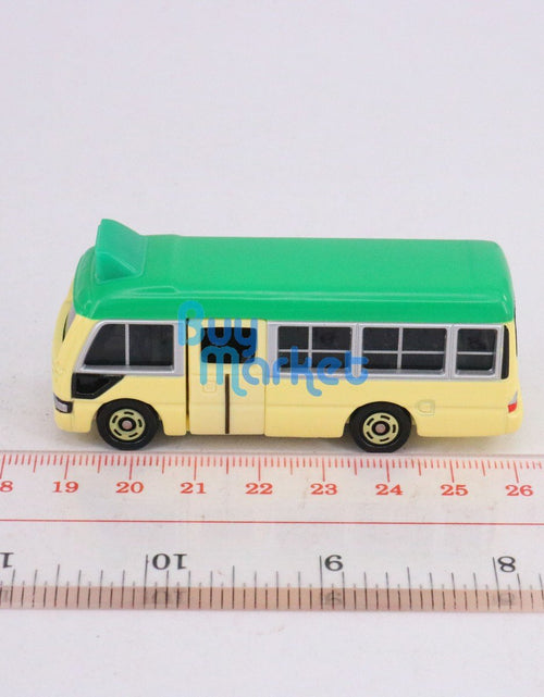 Load image into Gallery viewer, Takara Tomy TOMICA Hong Kong Minibus Toyota COASTER Green Scale 1/89 Diecast car
