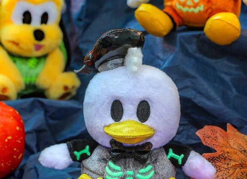 Load image into Gallery viewer, Hot Toys Disney Ghosts' Night Out Cosbi Plush Keychain Collection Full set of 6
