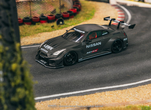 Load image into Gallery viewer, Tarmac Works 1/43 LB-Silhouette WORKS GT NISSAN 35GT-RR Model Car

