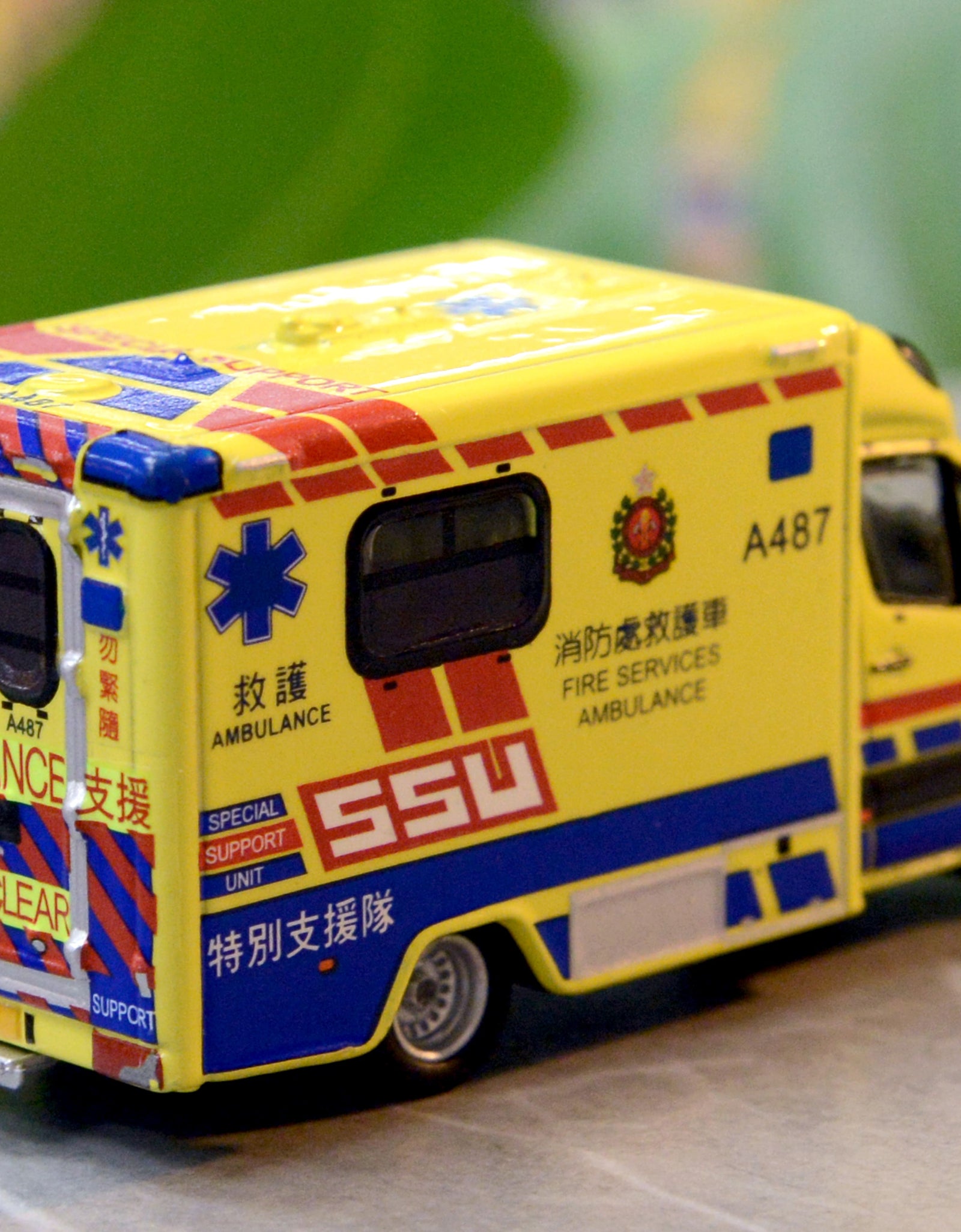 Tiny City 158 Die-cast Model Car - Mercedes-Benz Sprinter FL HKFSD Ambulance SSU