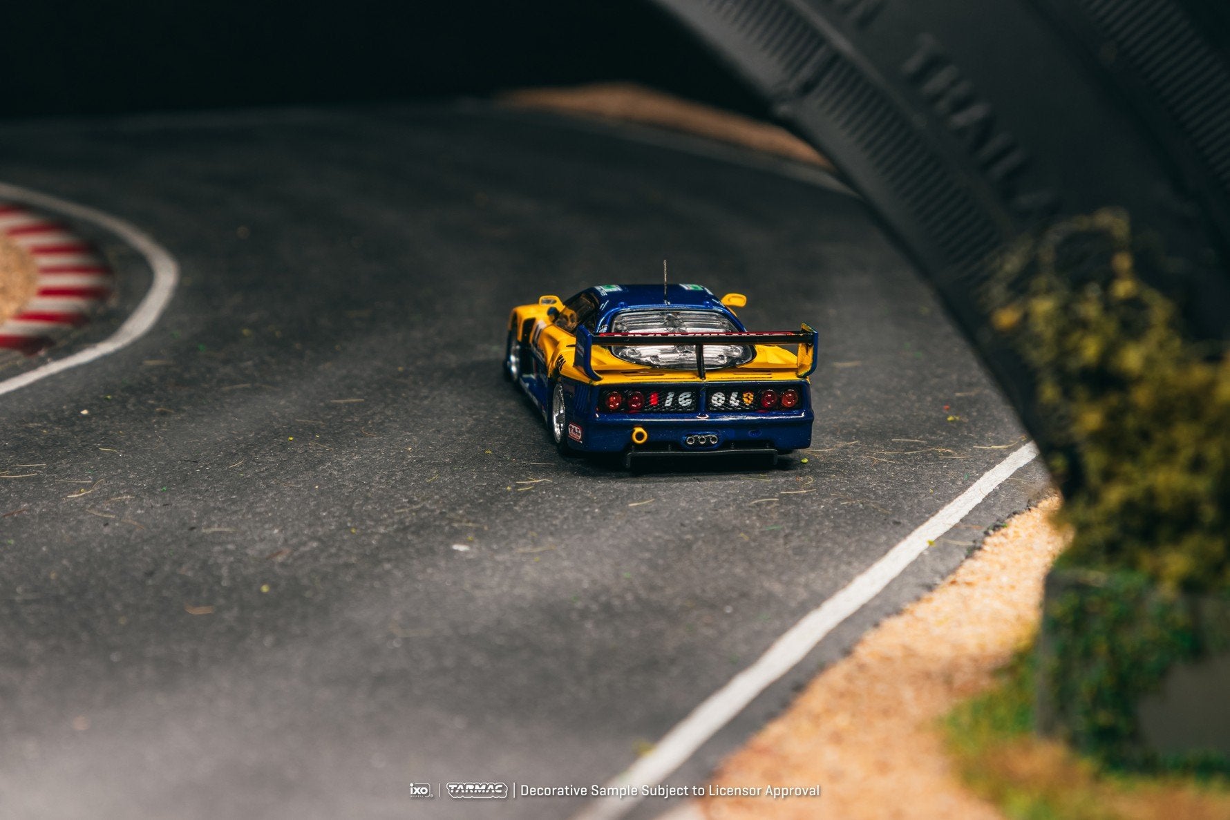 Tarmac Works 1/64 Ferrari F40 GTE  24h of Le Mans 1996 Model Car