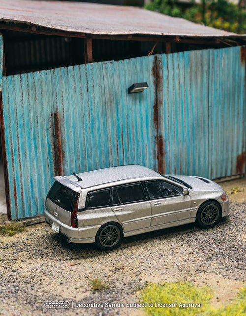 Load image into Gallery viewer, Tarmac Works Diecast Car 1/64 Mitsubishi Lancer Evolution Wagon
