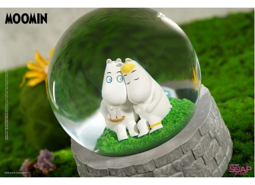 Load image into Gallery viewer, Soap Studio Moomin Family Moomin &amp; Snorkmaiden Couple Water Crystal Ball
