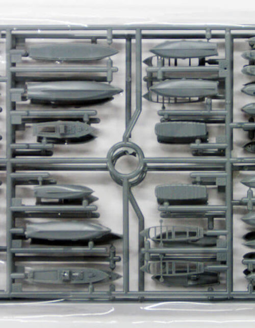 Load image into Gallery viewer, Tamiya #78026 1/350 WWII Japanese Navy Utility Boat Set Plastic Model kit
